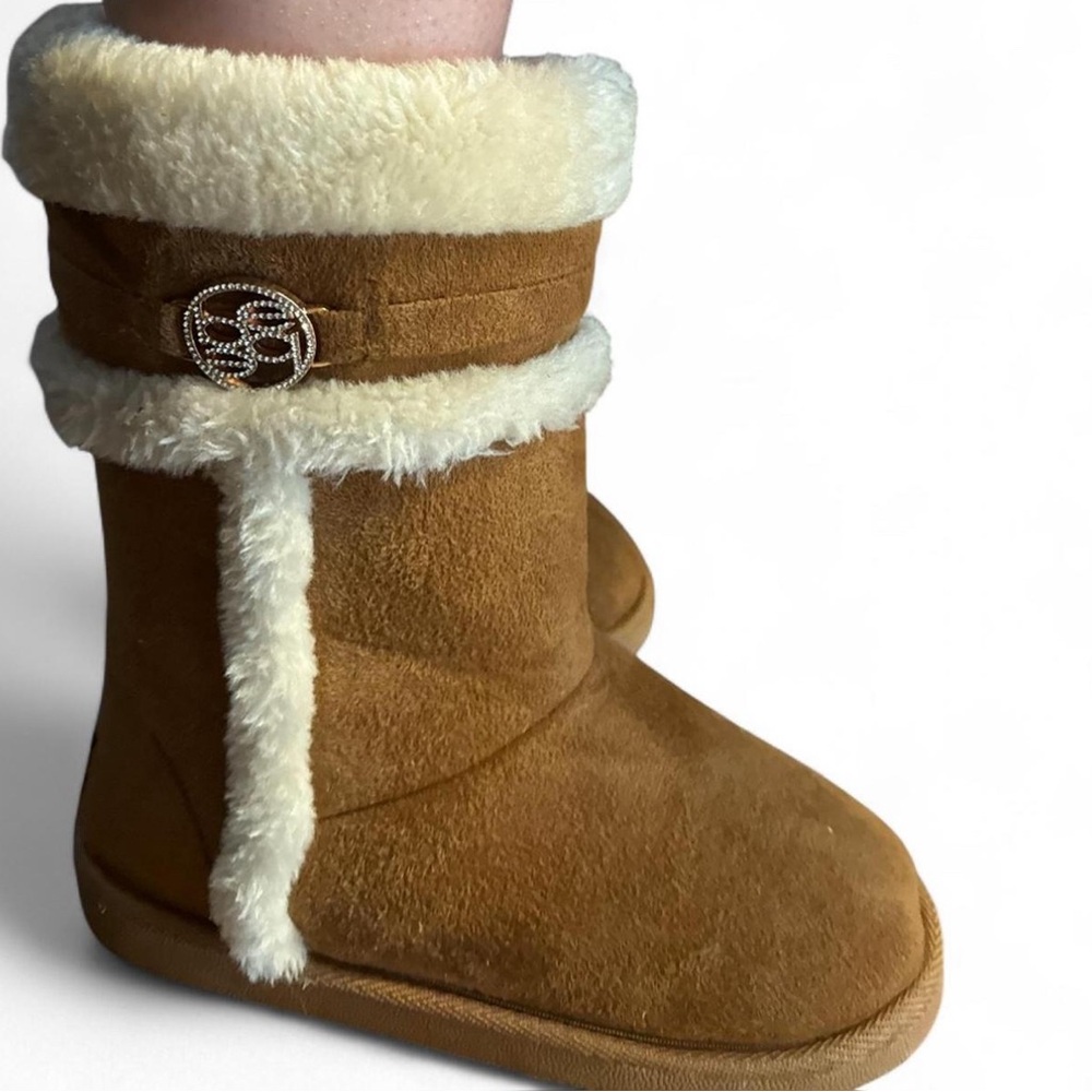 Cozy Tan Bebe Boots with Fur Trim